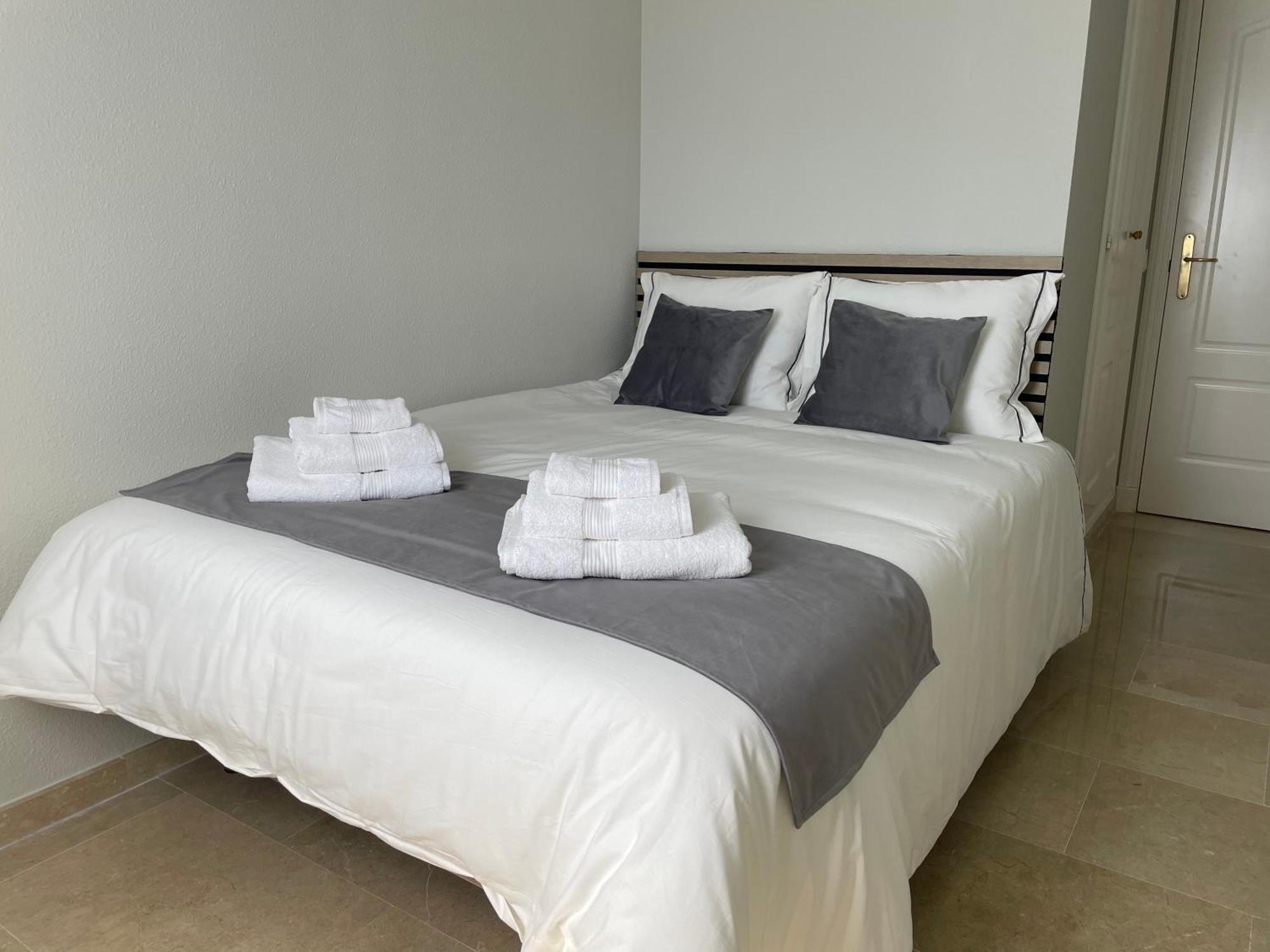 Castillo de Sabinillas Apartamento En Marina Duquesa מראה חיצוני תמונה