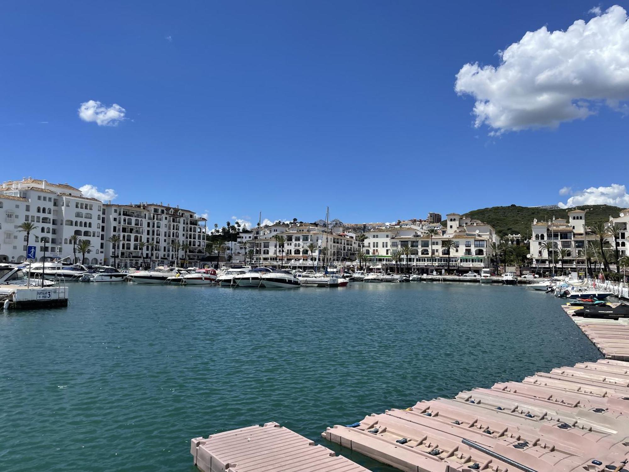 Castillo de Sabinillas Apartamento En Marina Duquesa מראה חיצוני תמונה
